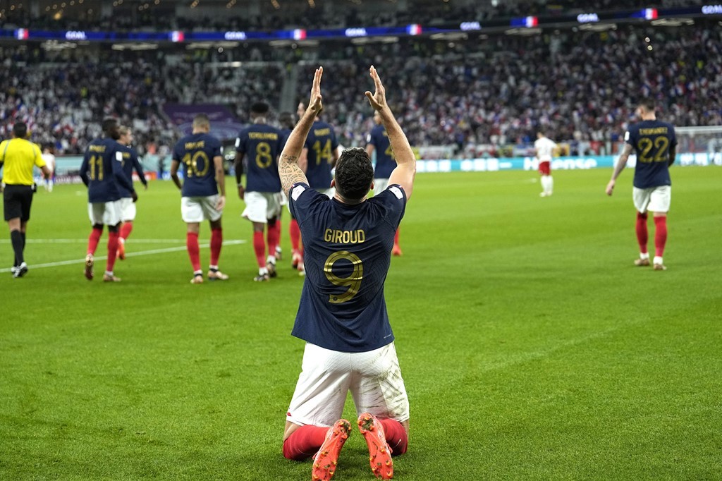 Giroud ah record, Mbappe ge fenvaru dhakkaalai champion France quarter ah