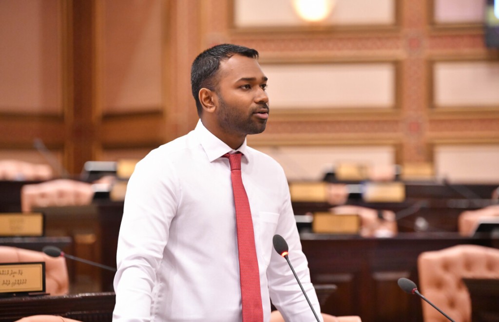 Meekail ge nan ihvai majileehuge thalhumun beyrukohfi