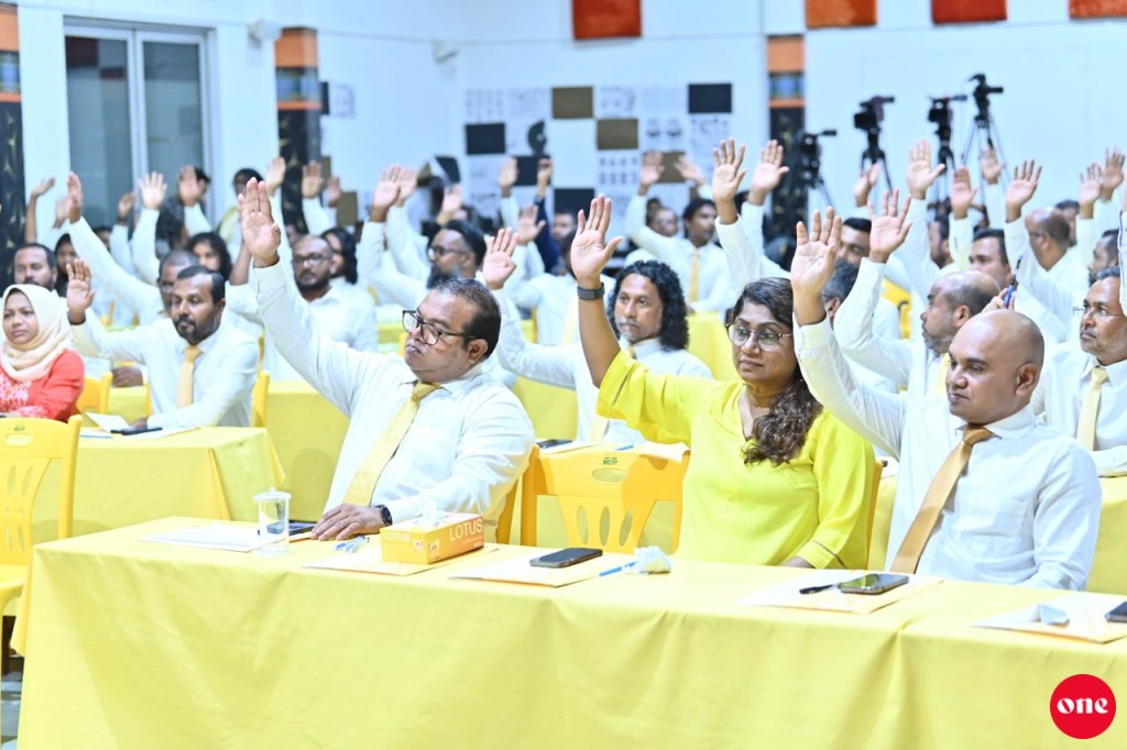 Barulamaanee nizaamah thaaeedhu nukurumah MDP ge gaumee majlis inn ninmaifi, garaaru faaskuree ihthifaagun