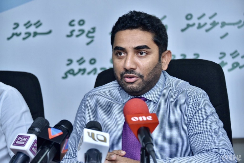 Health Minister calls on all Councilors to step away from smoking