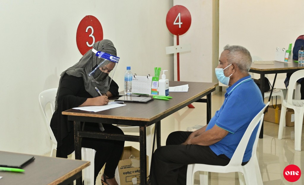 February 9 ge kurin Covishield vaccine jehi meehunnah dhevana dose ah hulhuvaalaifi