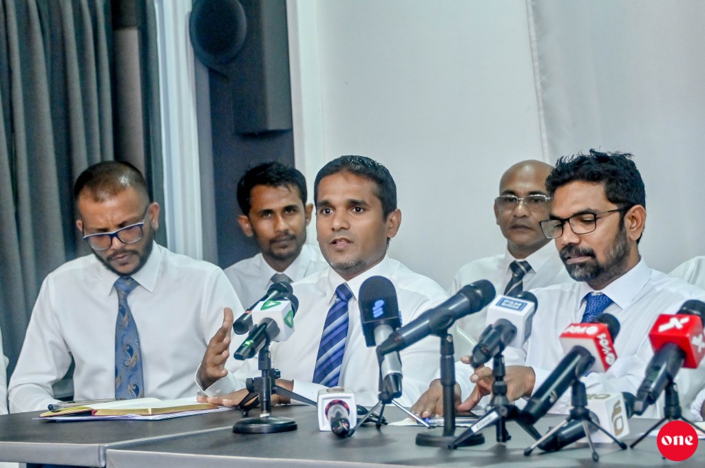 Democrats ge riyaasee primary: Vihssahvvure madhu members thibi nama vote laanee onlinekoh