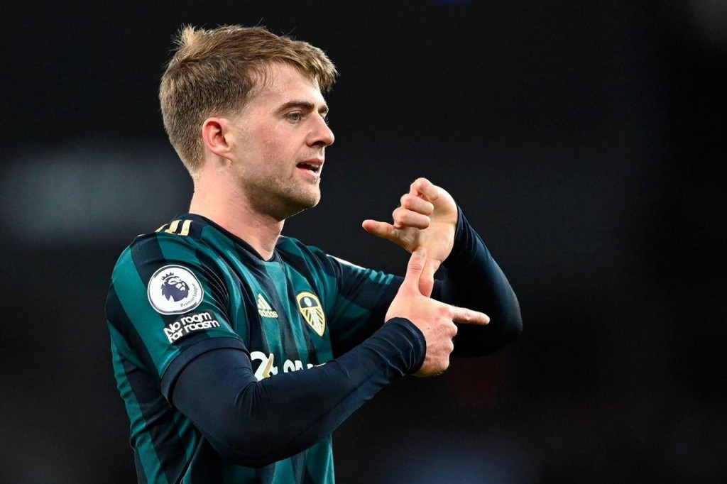 Bamford ge hattrick aaeku Aston Villa ge molhuvumuge record fundijje