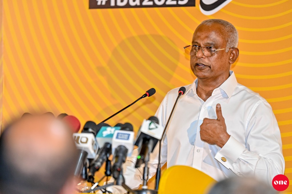 Riyaasee inthihaabu buduthanun eh burun kaamiyaabu kuraanan, e verikan dhamahattaives dheynan: Raees