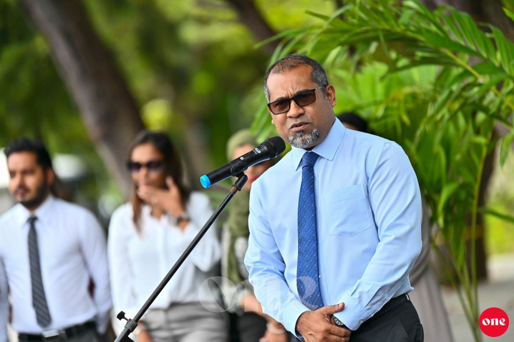 Kuree sarukaarun Kendhikulhudhoo Hospital ge mashroou havaalukuree market agah vure bodukoh: Khaleel
