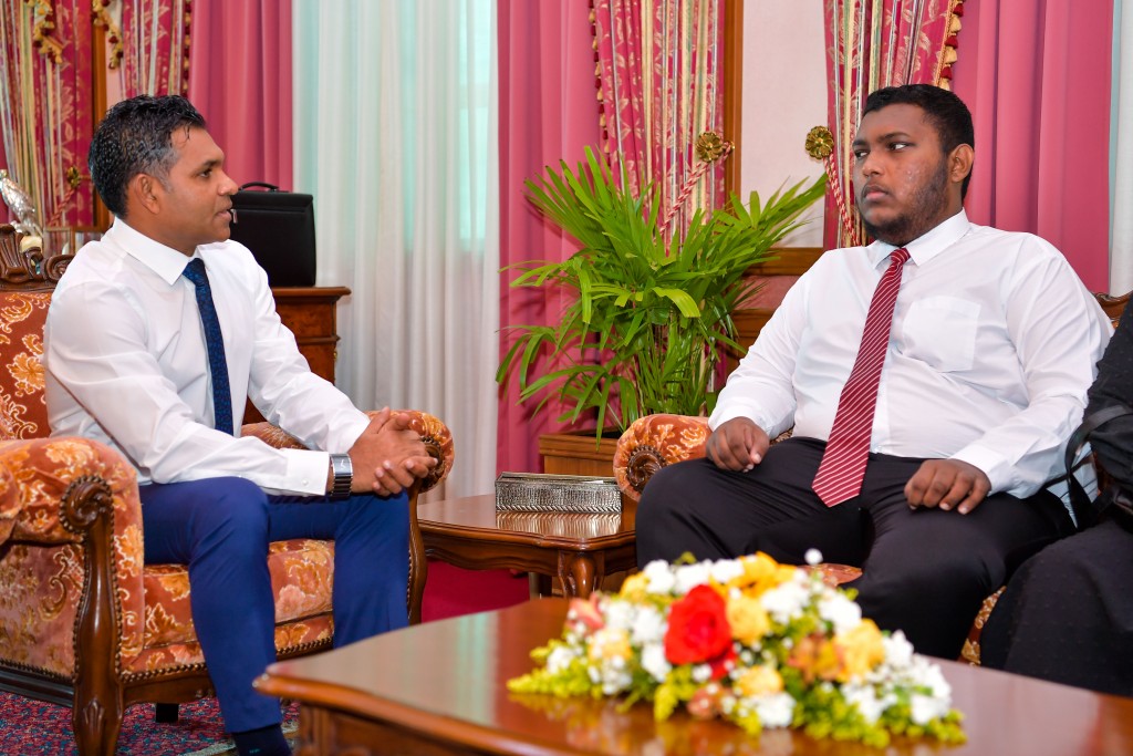 Nabeehaky namoonaa kujjeh, sarukaaruge therein ithuru furusathu fahikohdheynan: Naibu Raees