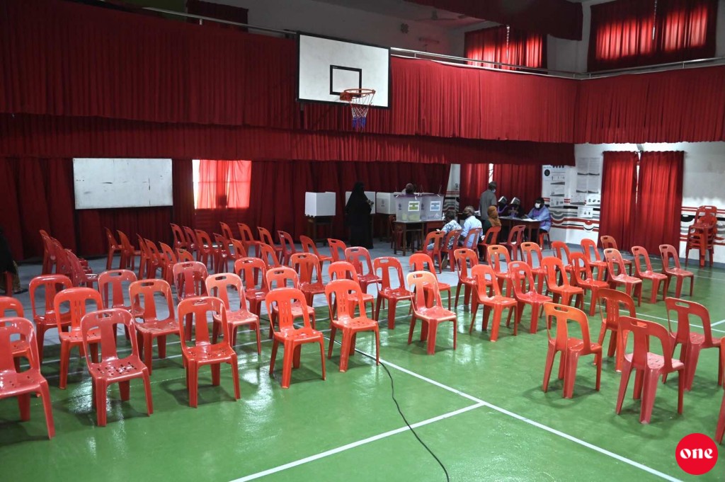 EC predicts 40% voter turnout as queues dwindle