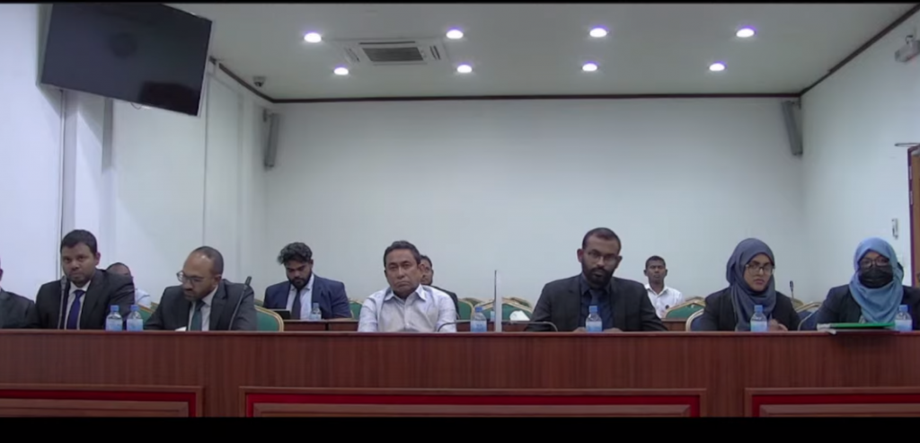 Aarah mahsala: adhabaa gulhey gothun vaahaka dhakkan mendhuru 2:00 gai ithuru adu ehumeh baahvanee