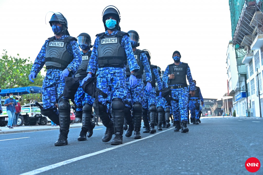 Raheenu kuri massala: bodu meehaa ge bandhah 15 dhuvas, kuda kujjaa aailaa aa havaalu koffi