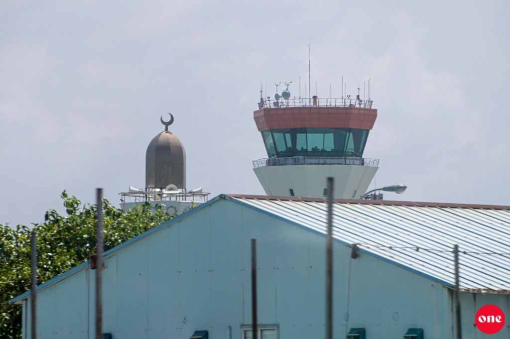 Velana airport ah jahsan ai 2 flight eh divert koffi