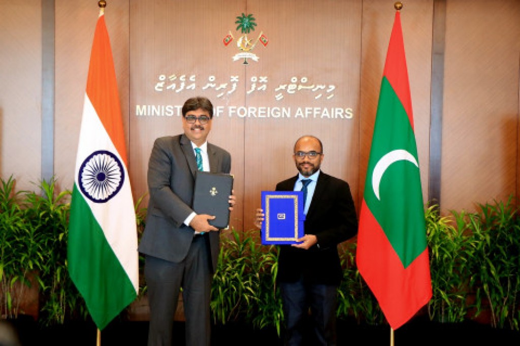 India ge mashroou thah avaskuran 100 million dollar ge loan ehbasvumugai soikoffi