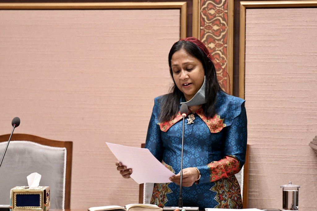 Masverinnah vefaivaa vaudhuthah nufuddhavaa kamah vidhaalhuve, Jabiru Zaha aa maadhamaa suvaalu kuravvanee