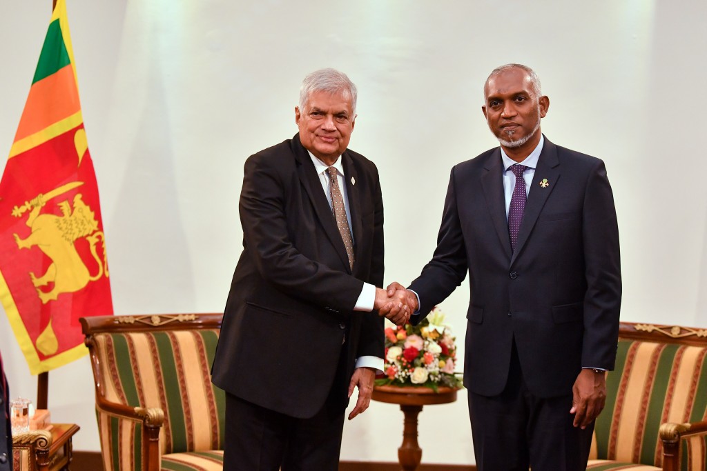 Raees Muizzu, Lanka ge Raees Ranil aa bahdhalu kuravvaifi