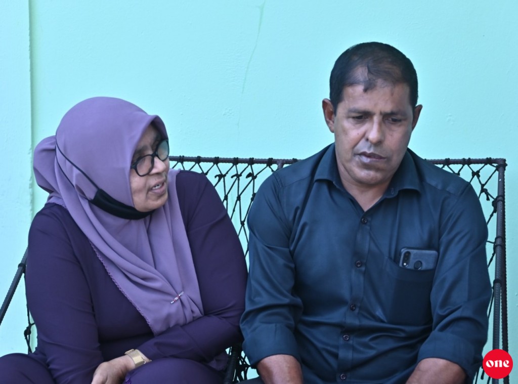 Dhe dhareen maakandah dhamaigane maru, madhu sikunthukolhehgge therey rashuge hurihaa imaaraatheh bimaa hama!