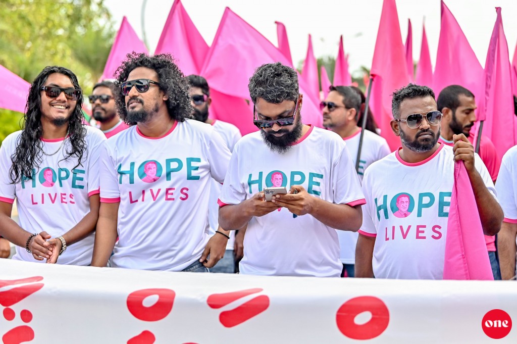 Raees Yameen minivan kuran idhikolhugai huri ''Bunvaru'' dhahkaalaifi