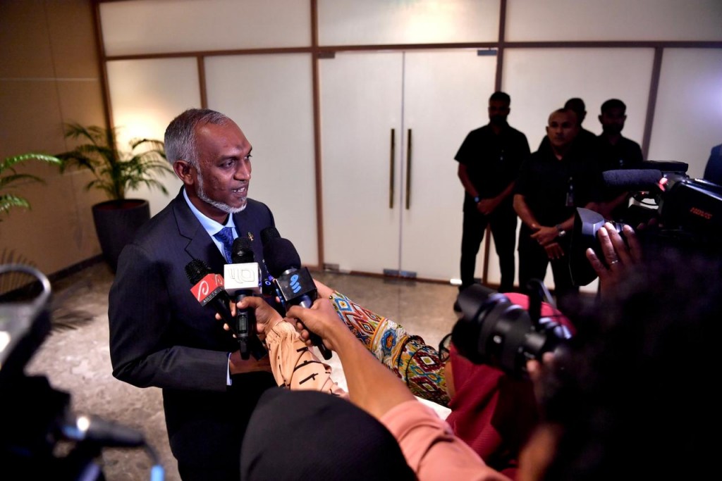 Noosverikamuge minivankamuge dhuvahu Raees noosverinaa bahdhalu kurahvanee