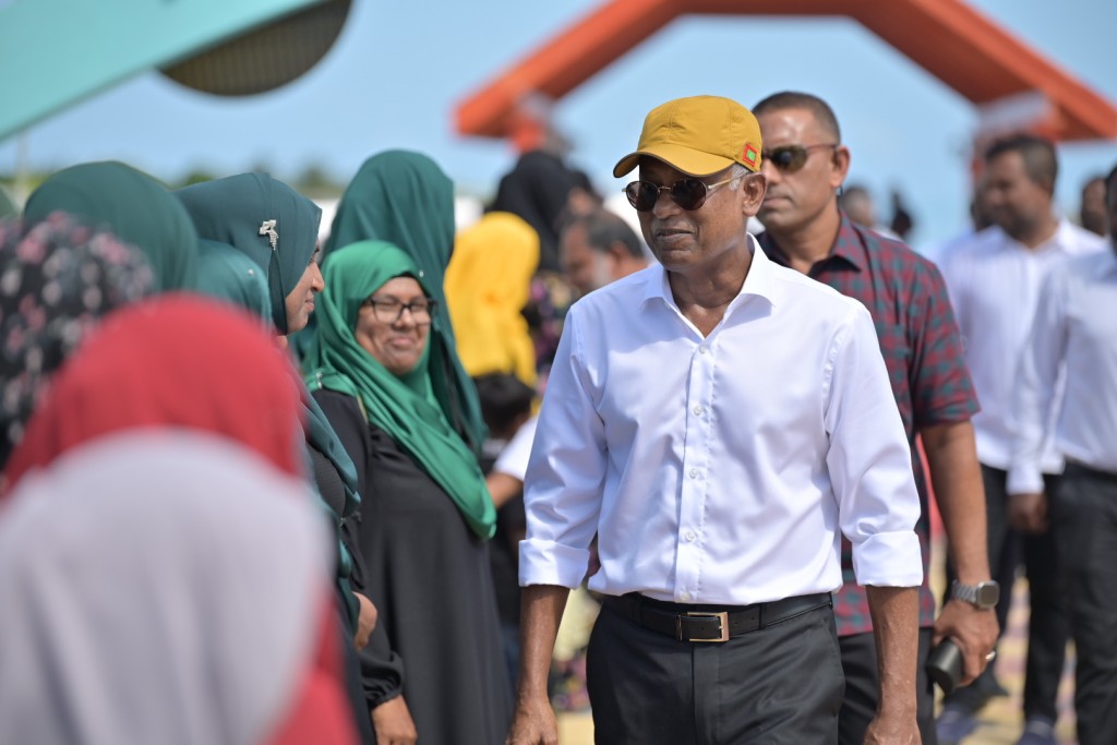 Kolhufushi himaayai kuran hila jahai, rashu kaireegai resort eh tharahgee kurumuge mashroou eh hingaidheynan: Raees