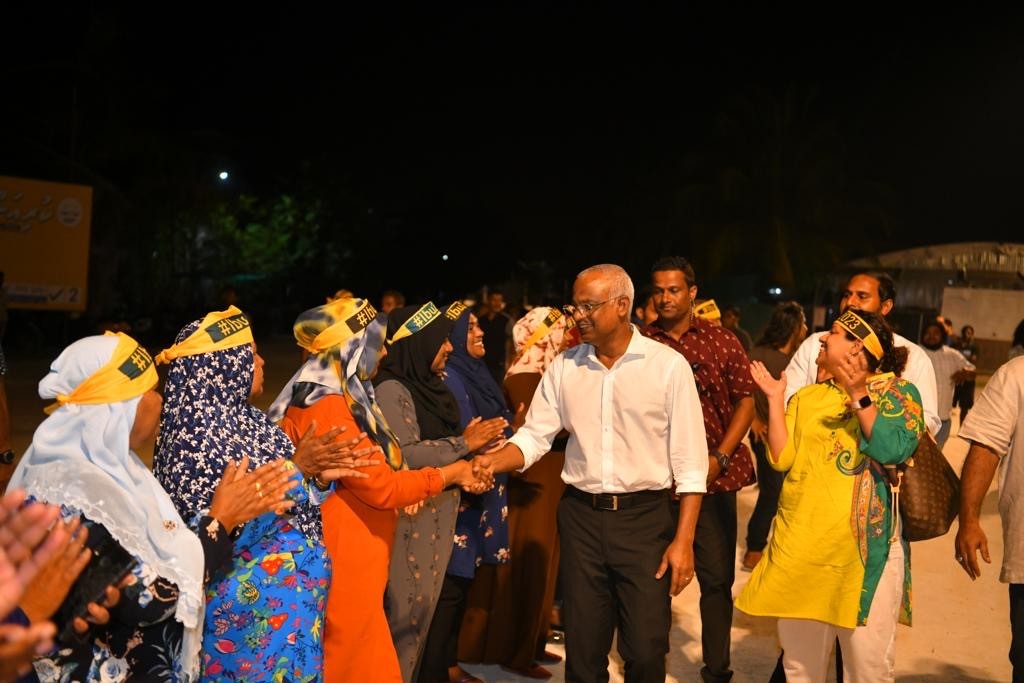 Ufan rashun Raees ah bodu tharuheebeh, rayyithun dhakuvaidhinee loabi!