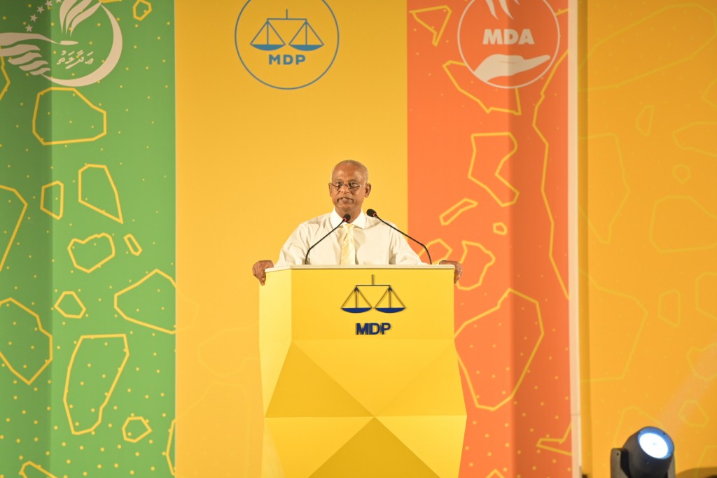 Mi indhunee adhi osheh, eygen gass falhai meyvaa liben feshumun bodu heyo badhalu annaane: Raees