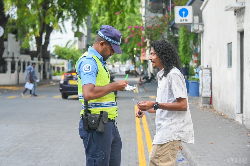 Household permit maadhamaa hen'dhunu libeyne: Police
