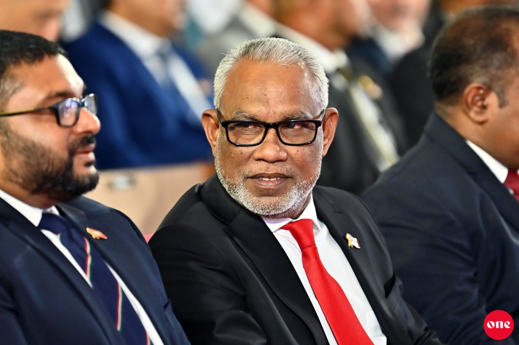 Miee eh dhuvastherey gaanoonu asaasee islaahu kuri furathama fahareh noon, miee rayyithun beynunvaa goiy: Abdul Raheem