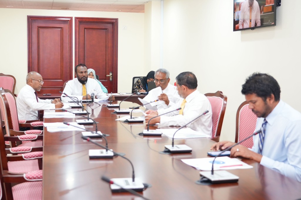 Israel meehun Raajje aun manaakuran hushahelhi petition   committee in faaskoffi
