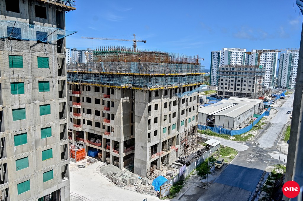 Flat list ves varah avahah iulaan kuraanan, maa dhigu inthizaareh kuraakah nujeheyne: Aslam
