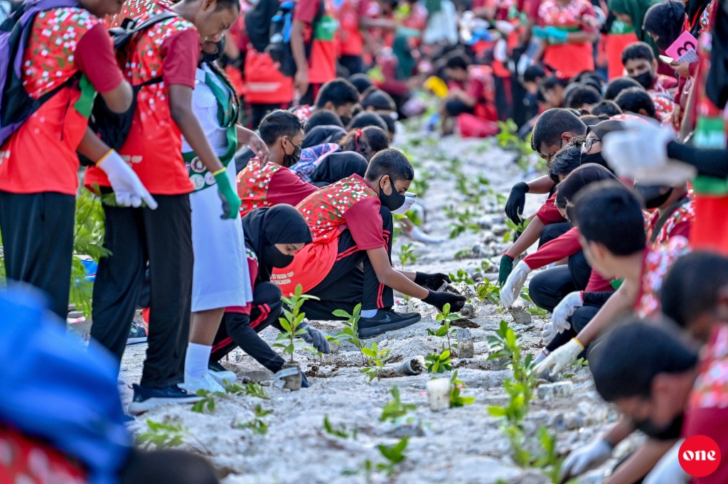 Majeedhiyya ah 95 aharu furun faahaga kurumah 1927 gass indhaifi