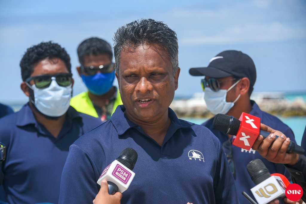 Kunfunyah faseyhavaane  gothah mashroouthah ninmaalumakee maadhamaage jeelah beyvafaatherivun: Azim
