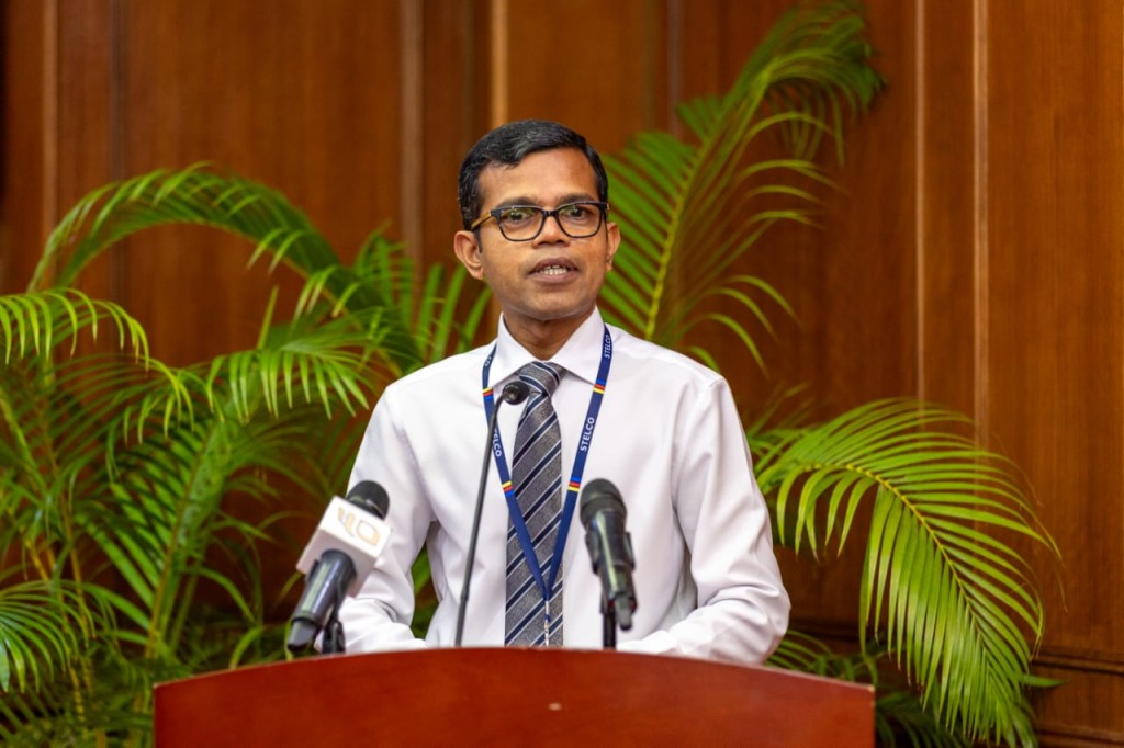 Fahmy ah Raees Office ge minister fenvaruge magaameh 
