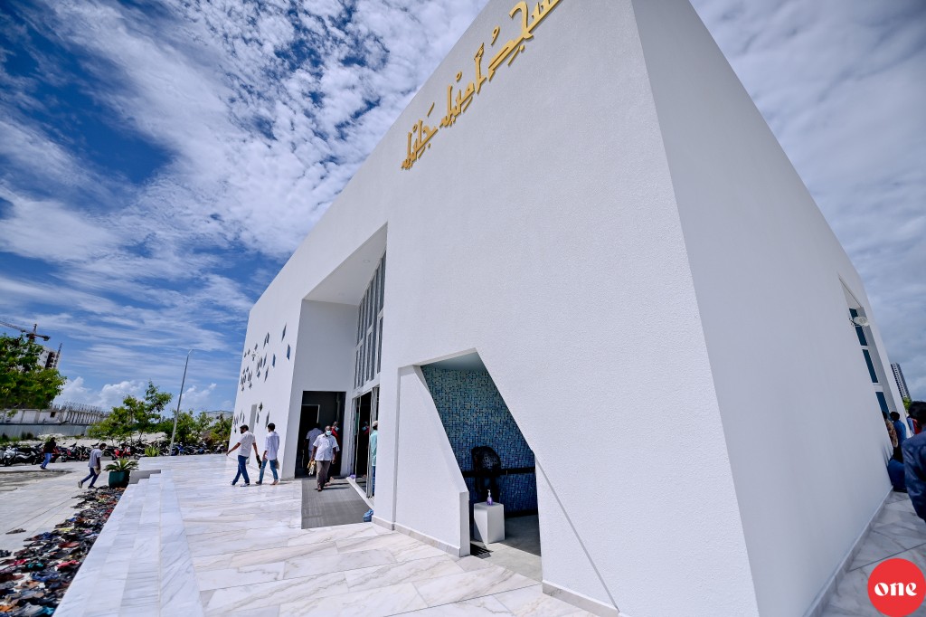 Hulhumale dhevana fiyavaheegai vaguthee miskitheh imaaraaiy kurumah alun beelamah hulhuvaalaifi
