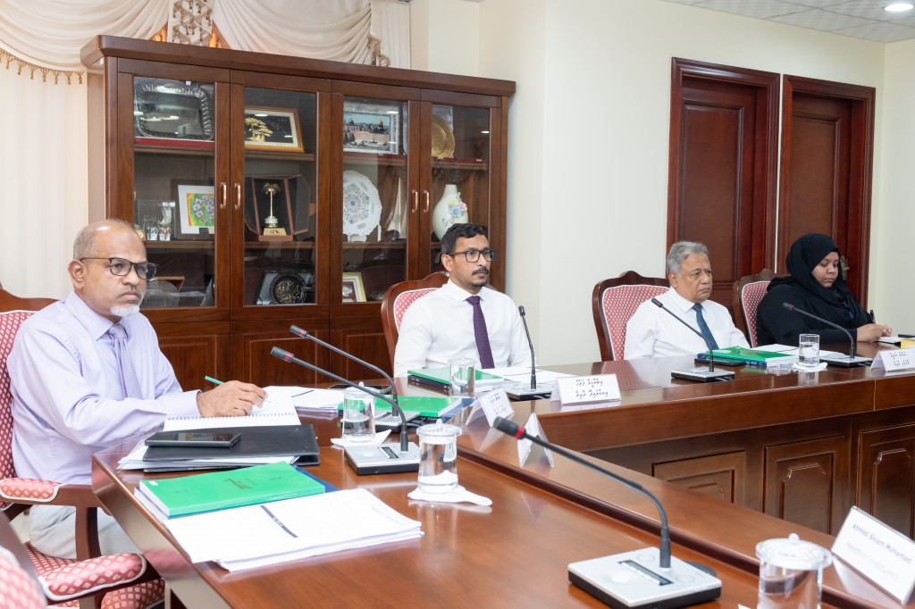 Cigarette vakkan: Idhaaraa thah 241 comittee ah haaziru kuranee