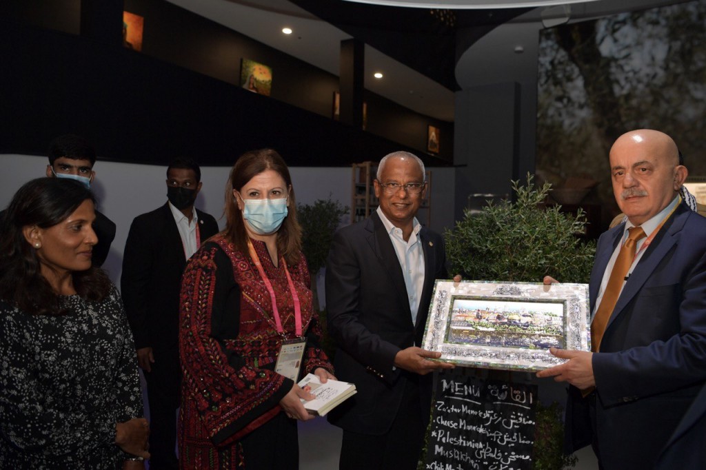 Raeesge dhekan'balun Palestine aai Saudi ge pavilion ah ziyaaraiy kuravvaifi