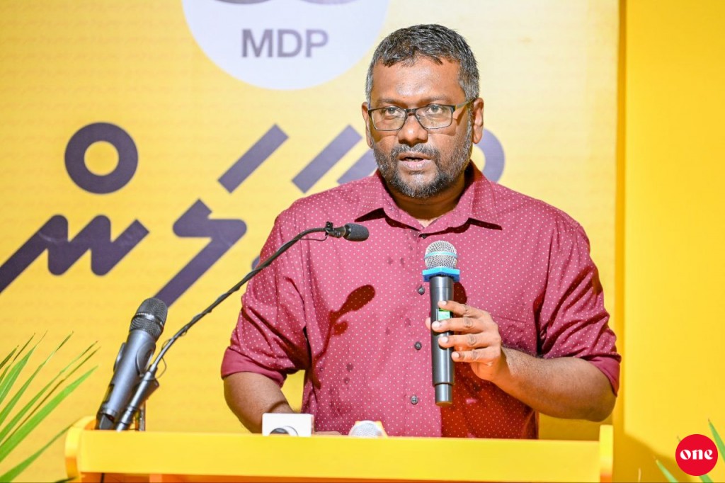 Adam Shareef ah majileehun ruhun dheyn jehey sababeh nufeney: Fayyaz
