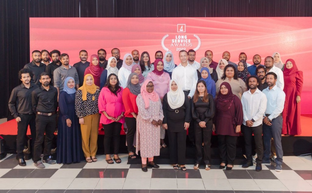 BML ah dhigu muhdhathah hidhumaiikoh dheefaivaa muvazzafunnah award dheefi