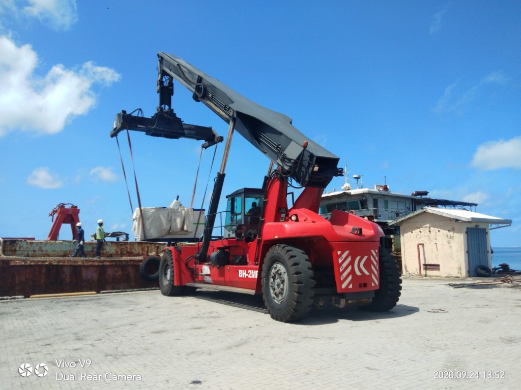 Addu magu thakugai thaaru elhumah beynunvaa saamaanu gengos, massaikai fashan thahyaaru vejje