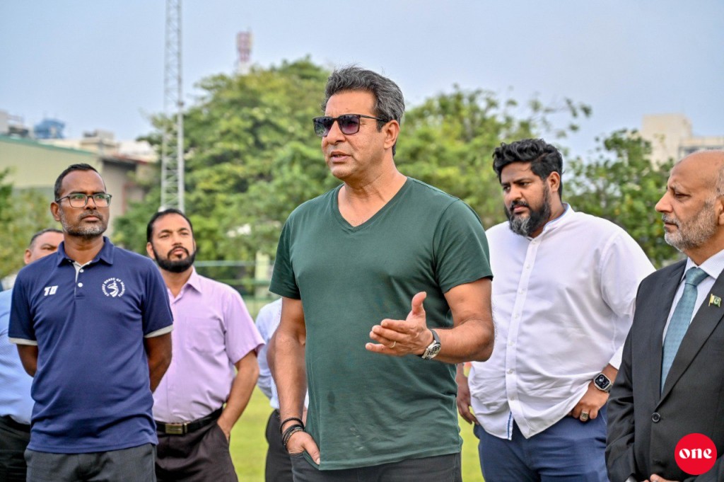 Pakistan ge kureege cricket captain Waseem: career in misaalu jahai, edhunee burakoh farithakuran