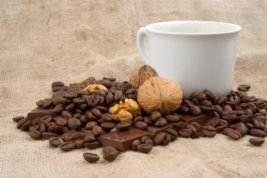 Walnut adhi Coffee inn hithuge balithakun dhurukohddhey: Dhiraasaa