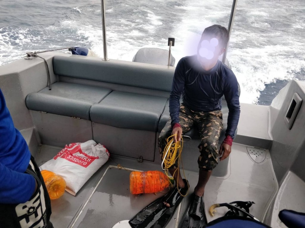 Male dhekunu faraathah boava nagan eri ulhunu meehaku oyaagoss Vaadhoo kandu thereygai ohvvai salaamaiy kohffi
