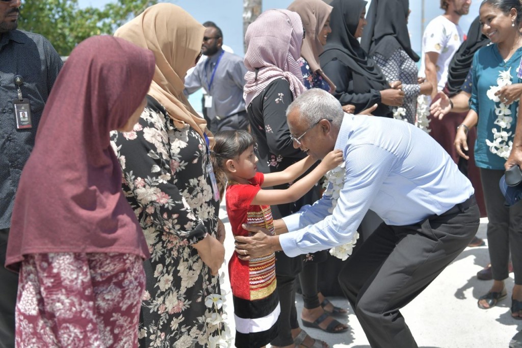 President receives warm welcome in Fulhadhoo