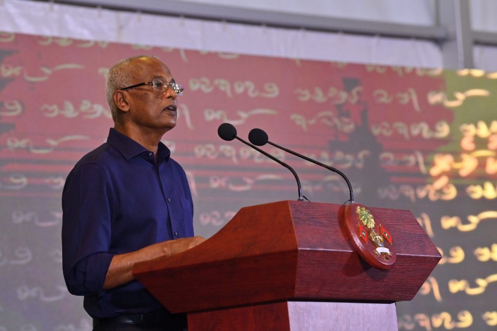 Dhaulathuge dharani dhekkumah takai alhan jehey fiyavalheh alhaanan: Raees
