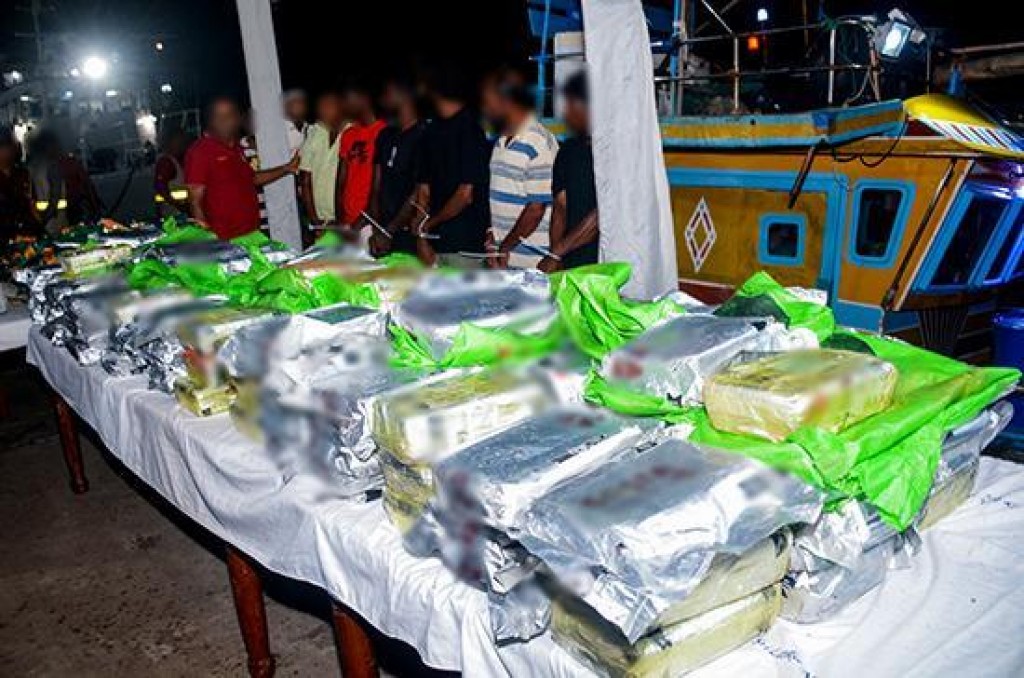 Lanka ge dhekunu kanduge sarahahdhdhun 179 kilo ge masthuvaathakethi athulaigenfi