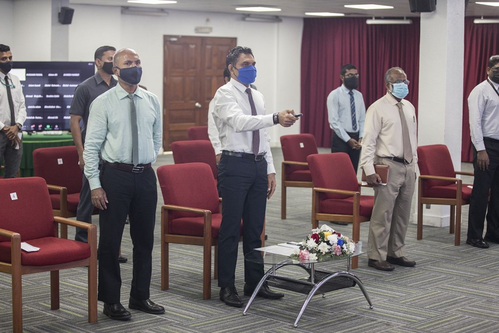 Miskihthakuge imaamunnaai mudhimunnakee university degree haasilukohffaivaa bayakah hedhumah hingaa course ifthithaahu kohffi