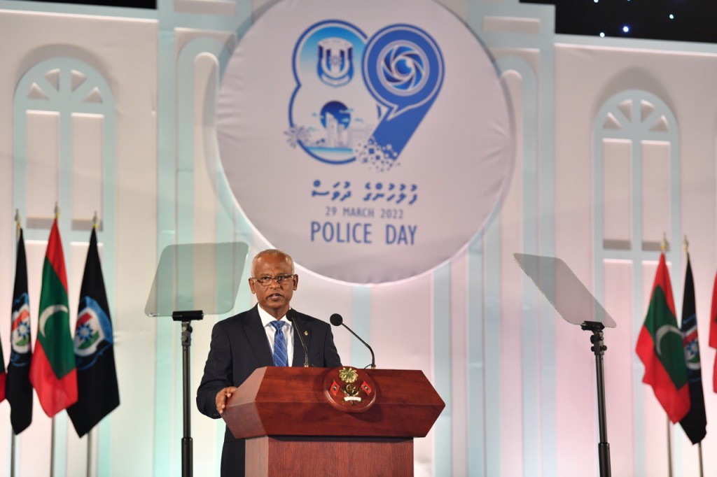 Kerihure mi dhannavanee fuluhunge hidhumathah heyo badhaleh athuvejje, thasveeruge kula reethi vejje: Raees