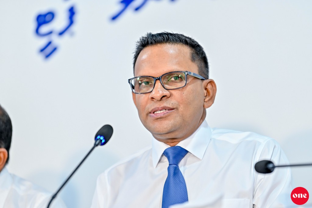 Rayyithun beynun nama masthuvaathakethi etherekuraa meehunah maruge adhabu dheynan: Nazim