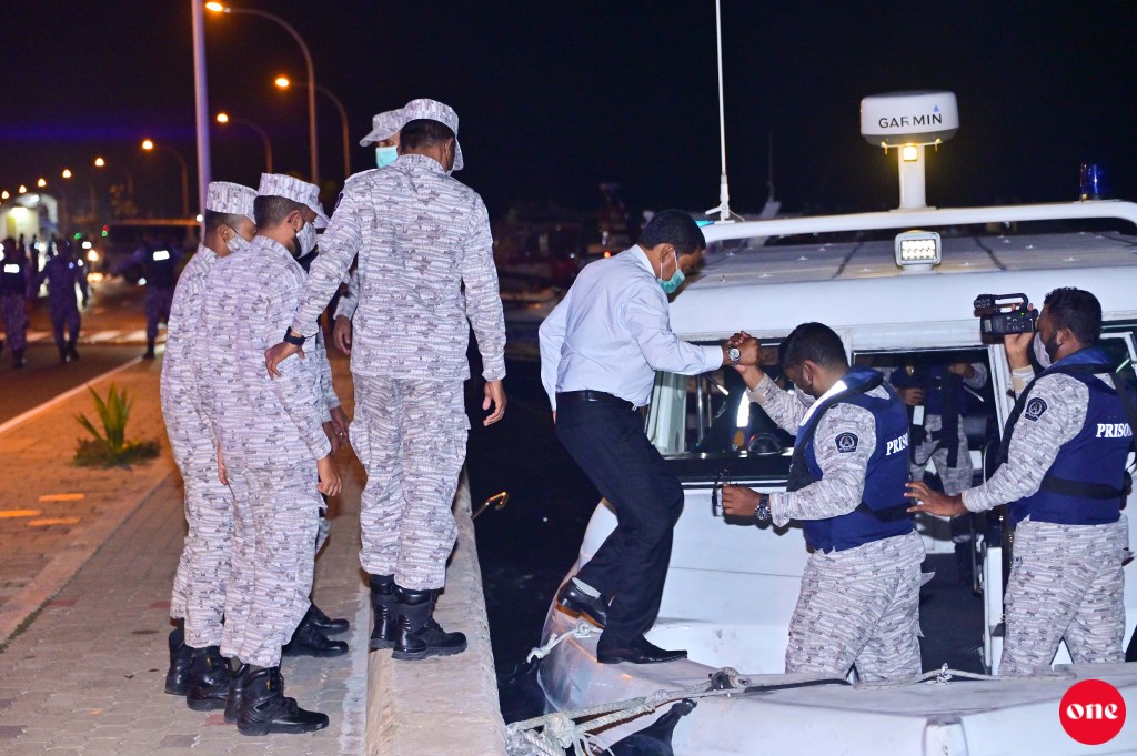 Rishvathu gaboou kurumaai money launder kurumuge dauvaa ah Raees Yaameen javaabudhaaree vumuge aduehun maadhamaa