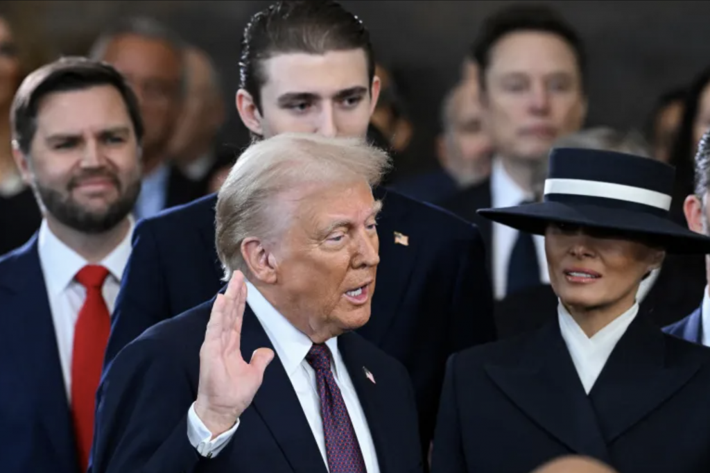 America ge 47 vana raees kamuge huvaa Donald Trump kuravvaifi