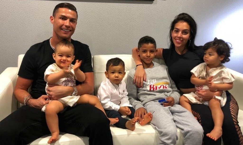 Ronaldo ge loabiveriyaa anekkaaves bandubodu, mifaharuves ehmmaabandu dhekudhin
