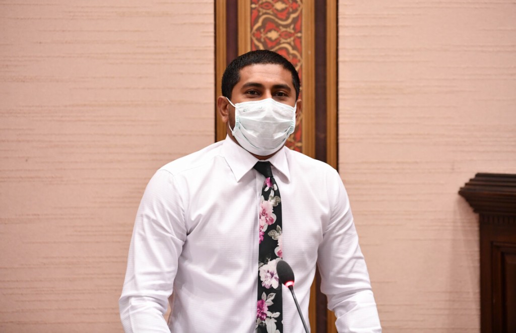 Bainalaguvaamee Zuvaanunge Dhuvas; Miadhuge hageegathakee zuvaanunnankee miadhuge leadarun kann: Minister Mahloof