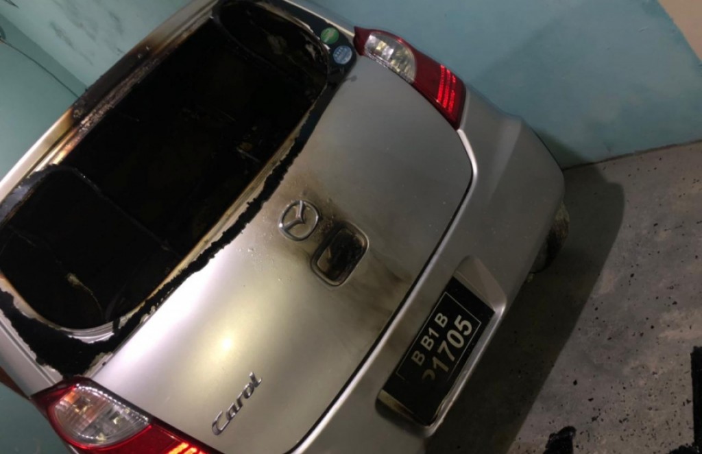 Addu council ge vakeelehge car gai roa kohlaifi